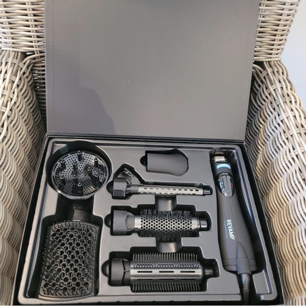 6-in-1 Interchangeable Air Style - Like new in box!